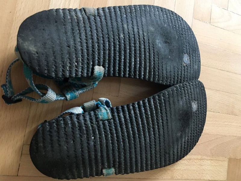Slovenské barefoot sandále Labky - opotrebovanie podrážky