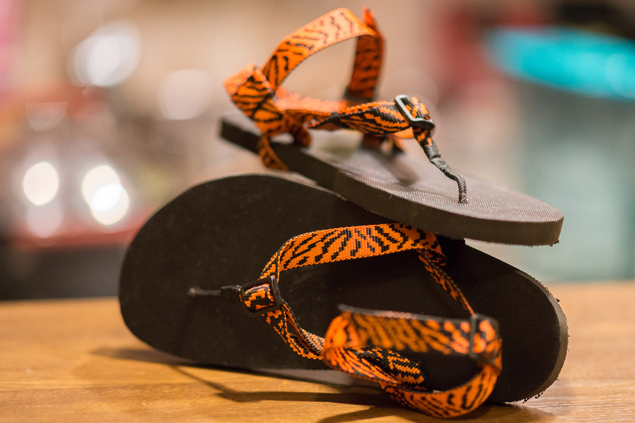 Sandále Labky, barefoot, čierna podrážka, oranžovo-čierny popruh