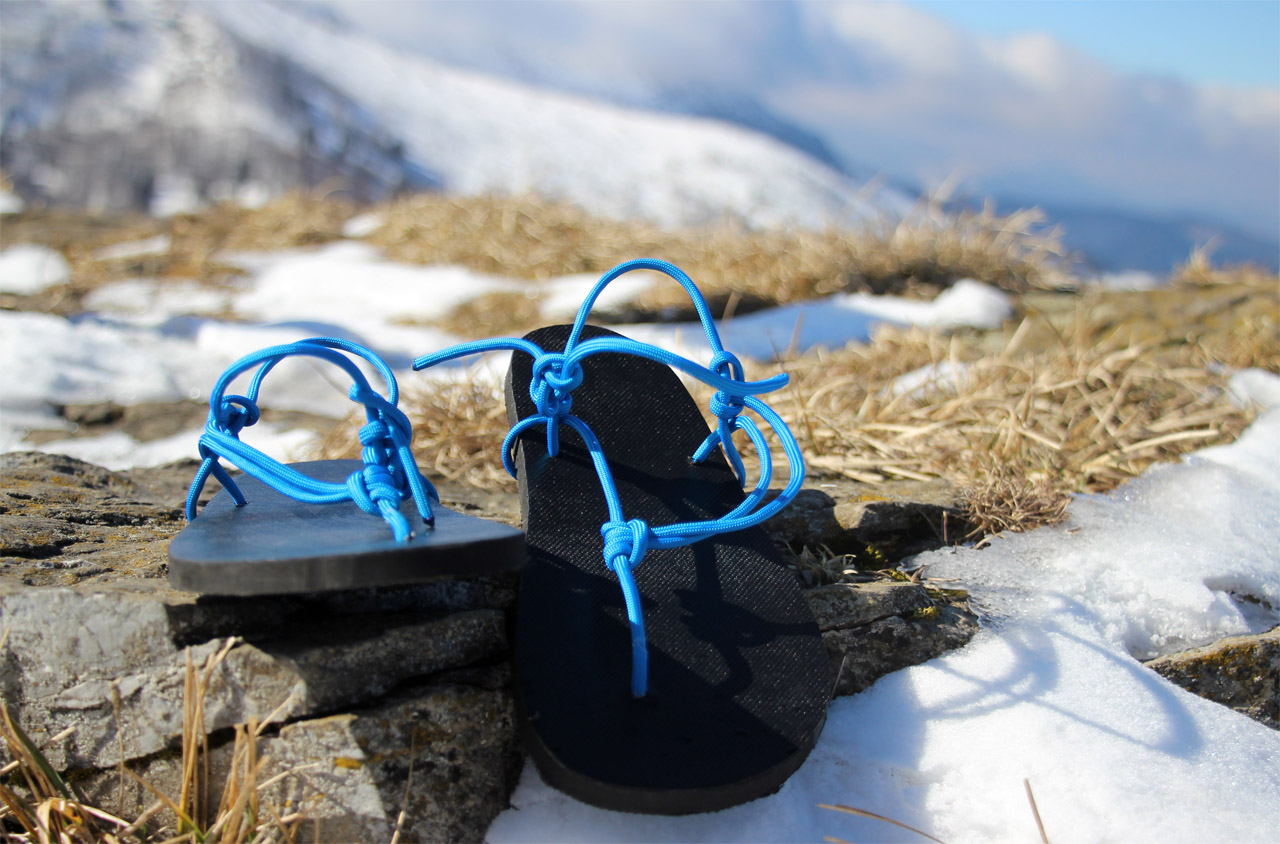 Barefoot sandále Labky na Kraviarskom v Malej Fatre, čierna podrážka, modrý paracord