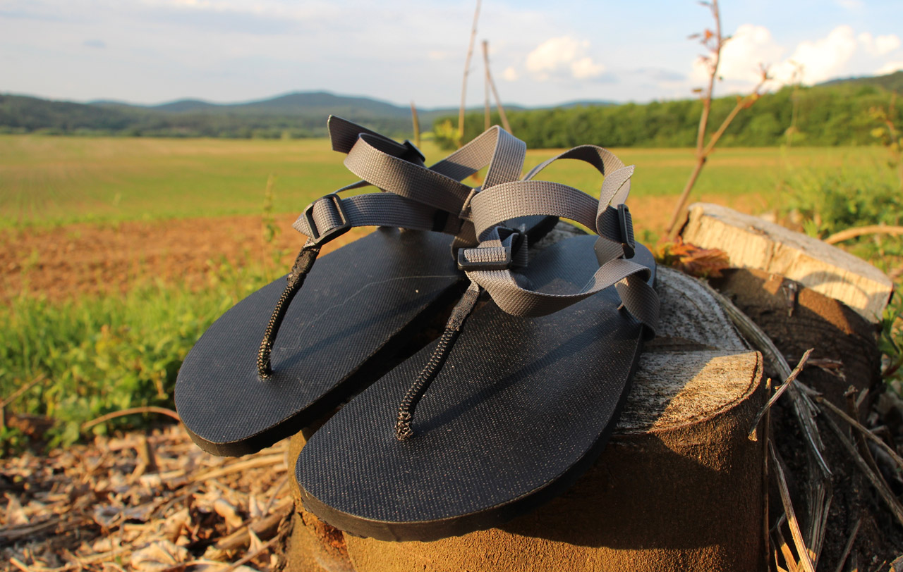 Handmade sandále Labky, sivý popruh, čierna podrážka