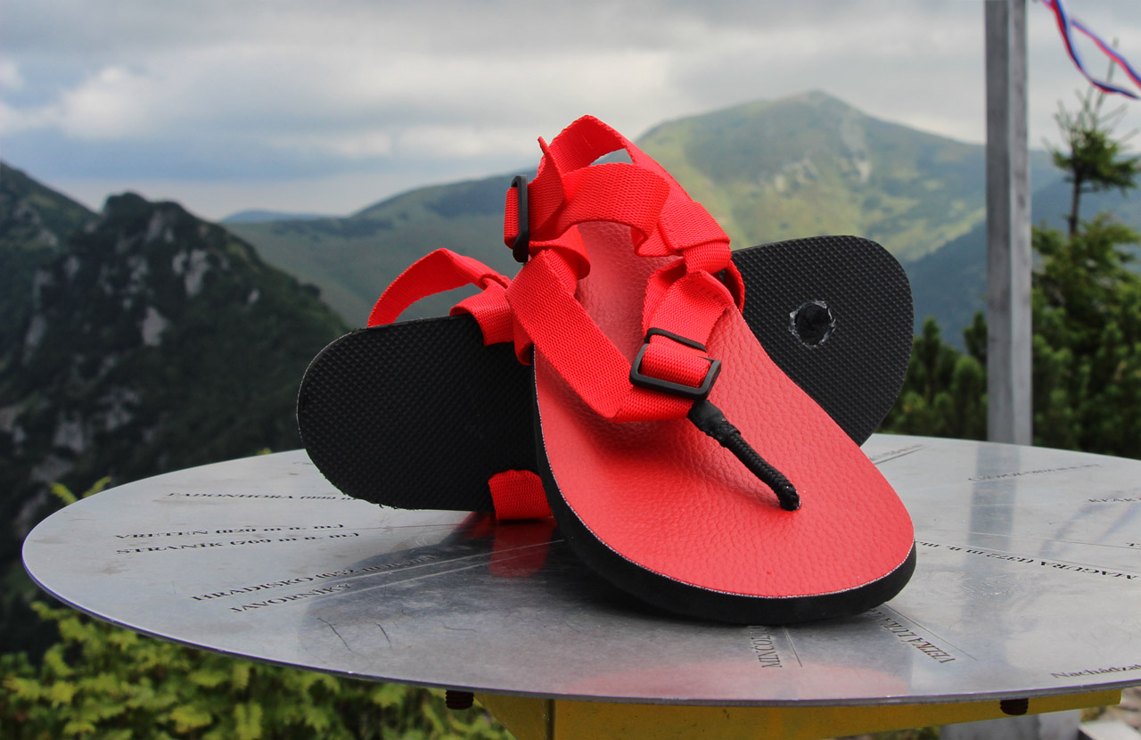 Čisto červené slovenské barefoot sandále Labky
