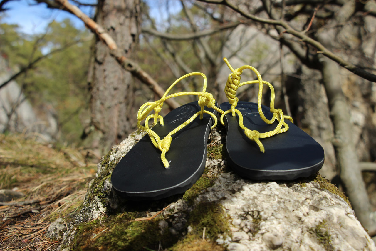 Barefoot sandále Labky so žltým paracordom