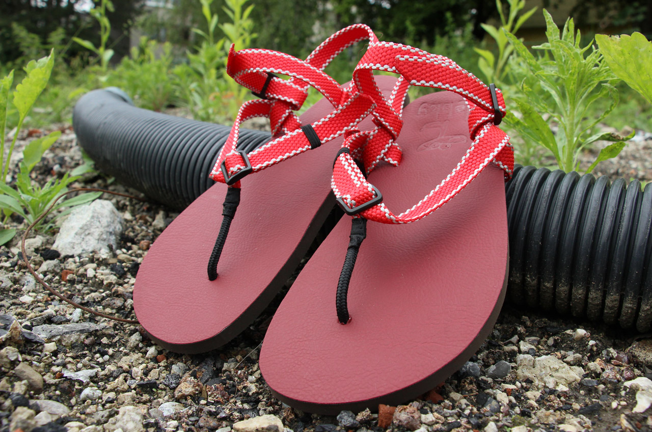 Barefoot slovenské sandále Labky v červeno-bordovej farbe