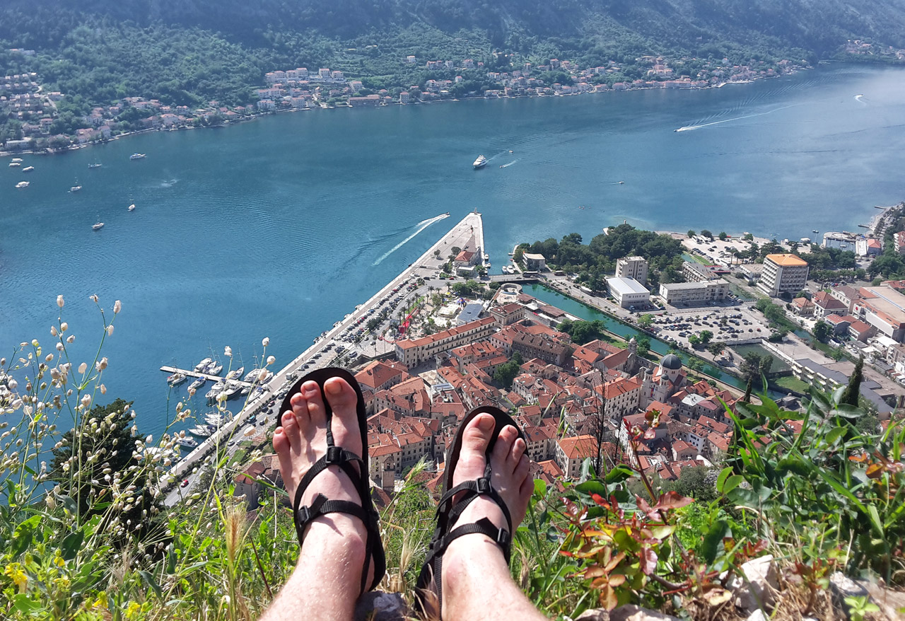 Turistika v handmade barefoot sandáloch Labky