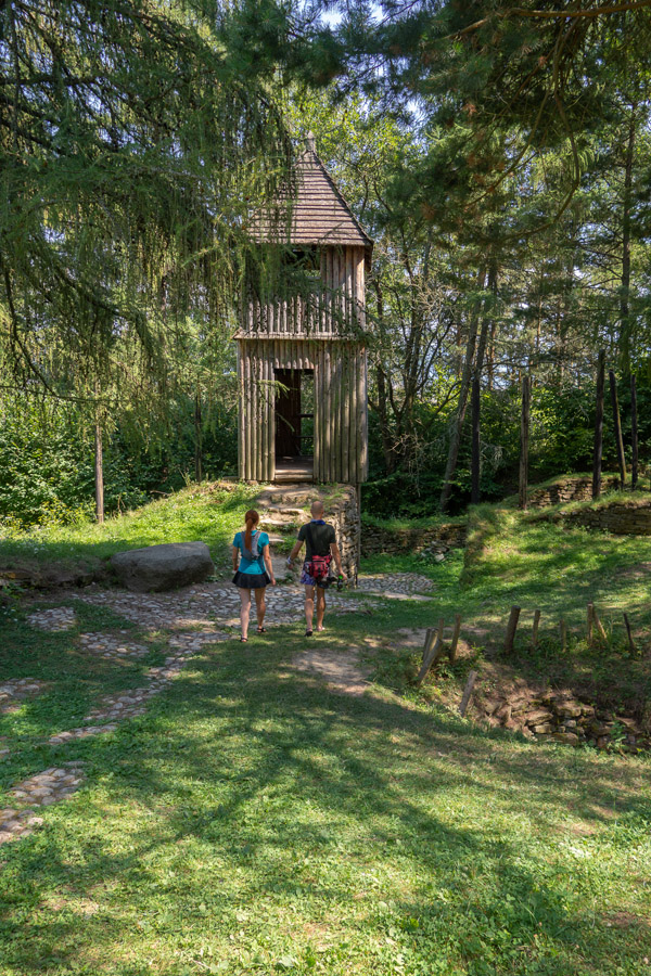 Keltské hradisko Havránok, barefoot sandále Labky, turistika